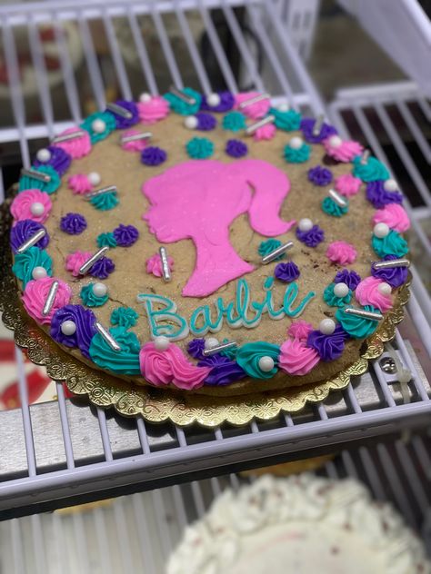 Barbie Cookie Cake, Beach Cookie Cake, Preppy Cookie Cake Design, Barbie Beach Cake, Beach Theme Cookie Cake, Cookie Cake Designs, Barbie Theme Party, Barbie Box, Cookie Cake Birthday