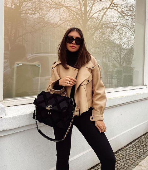 Milena Karl, Salted Caramel, Winter Looks, Caramel, Fashion Inspo, Fall Winter, Jackets & Coats, Ootd, Outfit Inspo