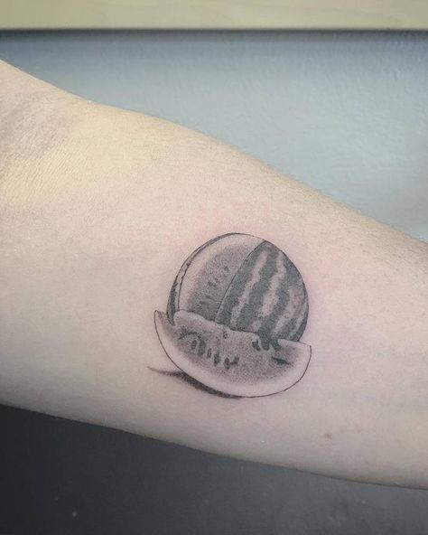 Hyper-realistic black and gray dot-work style watermellon tattoo on the arm Small Nature Tattoo, Watermelon Tattoo, Tattoo Modern, Bow Tattoo Designs, Forearm Flower Tattoo, Super Tattoo, Small Forearm Tattoos, Cool Arm Tattoos, Mini Tattoo