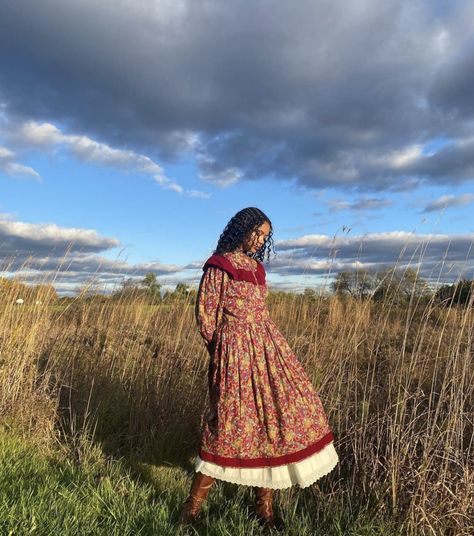 Ethereal People, Wholesome Aesthetic, Feminine Expression, Green Coquette, Dolores Madrigal, Female Farmer, Taurus Moon, Small Girl, Cowgirl Aesthetic