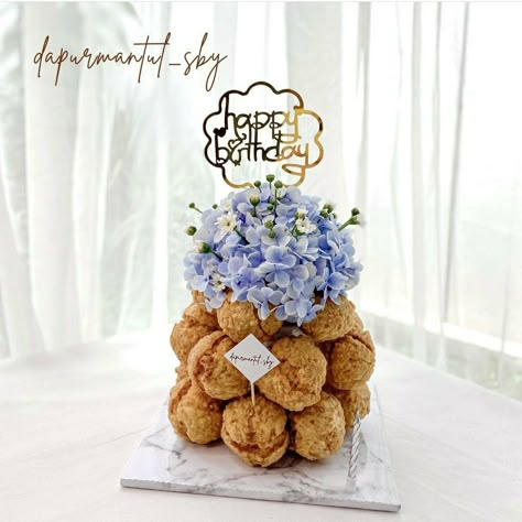 Choux Tower Birthday, Cake Tower Ideas, Choux Tower, Cream Puff Tower, Profiterole Tower, Chocolate Cake Toppers, Wedding Cake Pearls, Dessert Alternatives, Wedding Donuts