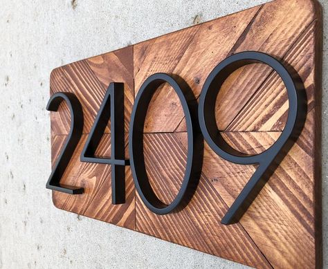 Beach Cottage Design, Beach Chic Decor, Modern House Numbers, Cottage Signs, Modern House Number, House Number Plaque, Tropical Home Decor, Address Numbers, House Number Sign