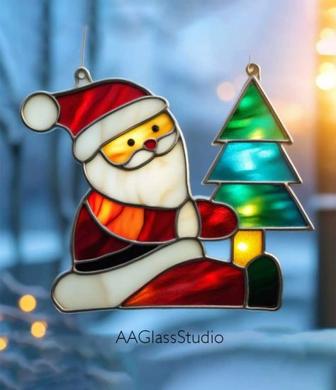 christmas-stained-glass-pattern Stained Glass Santa, Christmas Stained Glass, Brick Chimney, Santa Tree, Glass Snowman, Stained Glass Pattern, Stained Glass Christmas, Glass Pattern, Glass Ideas