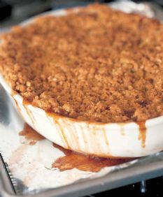 Barefoot Contessa - Recipes - Old-Fashioned Apple Crisp Easter Buns, Apple Pear Crisp, Old Fashioned Apple Crisp, Apple Crisp Cheesecake, Barefoot Contessa Recipes, Pear Crisp, Ina Garten Recipes, Apple Crisp Recipes, Barefoot Contessa