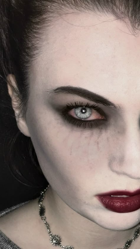 Subtle (ish) vampire makeup                              … Halloween Costume With Cool Makeup, Vampire Contour Makeup, Subtle Vampire Costume, Realistic Vampire Costume, Sfx Vampire Makeup, Realistic Vampire Makeup, Vampire Costume Hair, Masculine Vampire Makeup, Vamp Makeup Halloween