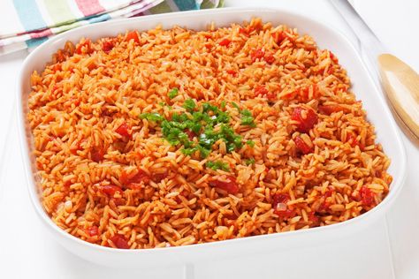 Portuguese Tomato Rice Recipe Rice In A Rice Cooker, Vegetarian Chicken, Tomato Rice, Crockpot Recipes Beef, Spanish Rice, Portuguese Recipes, Idee Pasto Sano, Healthy Crockpot Recipes, Hearty Meals