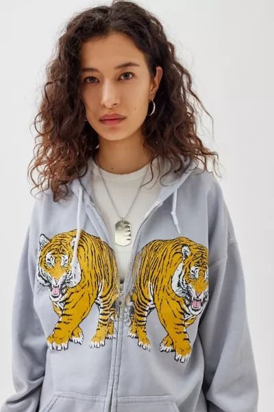 Urban Outfitters Summer, Tiger Hoodie, Cricut Craft, Cozy Pullover, Tiger Print, Girly Fashion, Oversized Sweatshirt, Zip Up Hoodie, Christmas List