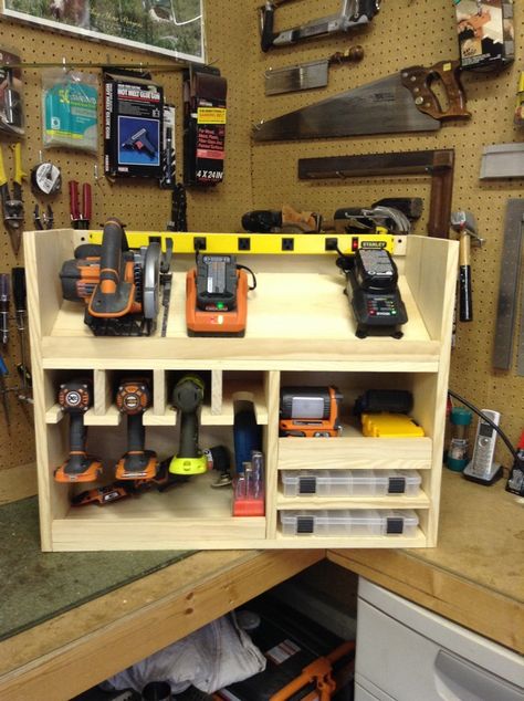 Cordless drill storage and charging station | DIY projects for everyone! Arbejdsplads Garage, Drill Storage, Power Tool Storage, Garage Organize, Workshop Organization, Garage Storage Organization, Garage Shop, Garage Tools, Shop Storage