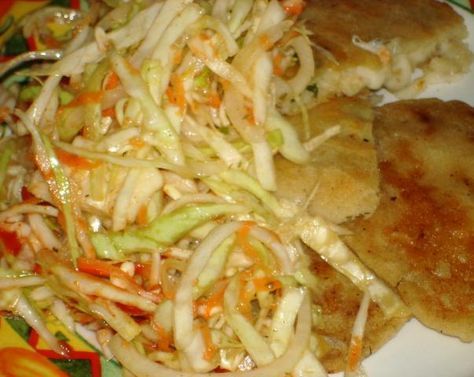 http://www.food.com/recipe/curtido-de-repollo-el-salvadorean-cabbage-salad-207798 Curtido De Repollo- Great condiment for Pupusas Salvadorian Recipes, El Salvador Food, Salvador Food, Cabbage Salad Recipe, Salvadoran Food, Salad Photo, Salvadorian Food, Recetas Salvadorenas, Guatemalan Recipes