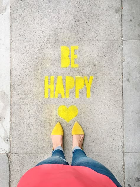 DIY Stencil Spray Chalk Sidewalk Messages. Use your Cricut machine to create custom stencils for temporary graffiti art. Chalk Messages Sidewalk, Paint Sidewalk, Painted Sidewalk, Sidewalk Messages, Chalk Sidewalk, Reach Out, Spray Chalk, Fun Messages, Chalk Stencils