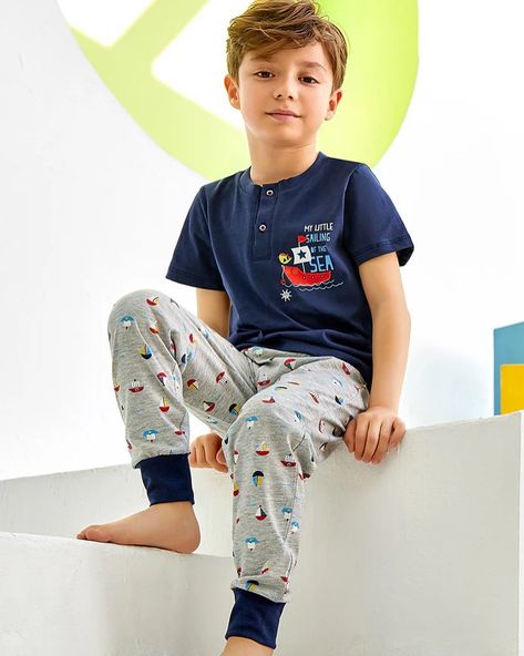 🚢 Ahoy, little sailors! 🚢 Our 100% cotton pajamas are perfect for boys aged 2-8. Let your child dream of high seas and adventures in our cozy and stylish nautical-themed sleepwear. 🛏️⚓ Ship Themed Boys Kids Pajamas Navy Blue (2-8 Years) - 187 2 Colors: Grey - Navy Blue Ages: 2/3 Years - 3/4 Years - 4/5 Years - 5/6 Years - 6/7 Years - 7/8 Years Product code: 187 #biggshopy #kids #kidsfashion #kidsstyle #kidslifestyle #boys #boyskids #KidsPajamas #boyspyjamas #PijamasNiñas #PyjamasFille #Mä... Newborn Hospital Outfits, Baby Hospital Outfit, Maternity Nursing Pajamas, Bride Slippers, Nursing Nightgown, Nursing Pajamas, Maternity Pajamas, Boys Sleepwear, Mobile Photo