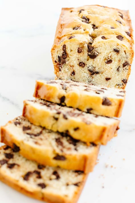 It’s the ultimate breakfast + snack + dessert combo… it’s chocolate chip bread. With a tender crumb and the perfect balance of textures, this chocolate chip loaf is great for a gift, too! Easiest Bread Recipe No Yeast, Honey Beer Bread, Chocolate Chip Loaf, Chocolate Chip Bread Recipe, Chocolate Chip Pound Cake, Quick Bread Recipe, Sugar Bread, Chocolate Chip Bread, Julie Blanner