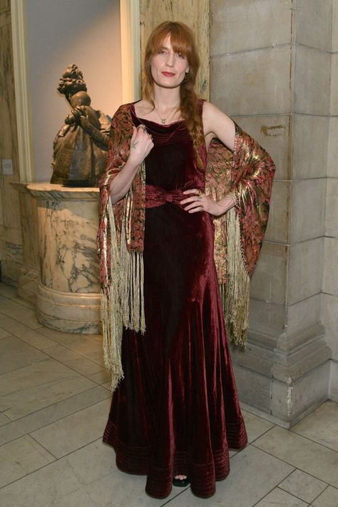 Florence Welch, 2019 Florence Welch Style, Florence Fashion, Florence And The Machine, Celebrity Style Inspiration, Flamboyant Natural, Florence Welch, Me Photo, Pentatonix, Fashion Icons