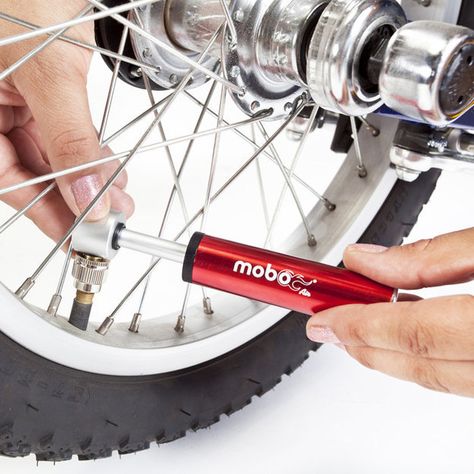 This tiny air pump ($25) | 21 Insanely Clever Products You Need For Your Bike Bike Gadgets, Suspension Bike, Fixie Bike, Cool Bike Accessories, Bicycle Maintenance, I Want To Ride My Bicycle, Hybrid Bike, Bike Seat, Bicycle Accessories