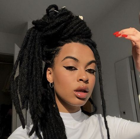 ✨follow BADGAL98 for more pins like this ✨ Goddess Locs Hairstyles, Rasta Dreadlocks, Braids Locs, Faux Locs Hairstyles, Pelo Afro, Goddess Locs, Box Braids Styling, Yee Haw, Girls Braids