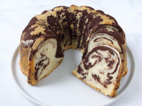 Marble Bundt Cake Recipe, Puding Pisang, Marble Bundt Cake, Old Fashioned Banana Pudding, Marble Cake Recipes, Nothing Bundt Cakes, Marble Cake, Bundt Cakes Recipes, Pound Cake Recipes