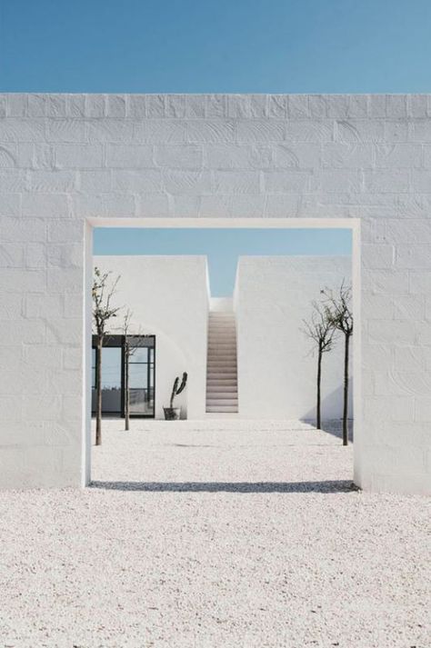 Masseria Moroseta, Italian Farmhouse, Modern Architecture Interior, Stone Farmhouse, Italian Interior, Apartment Architecture, Modern Landscaping, Design Within Reach, White Stone