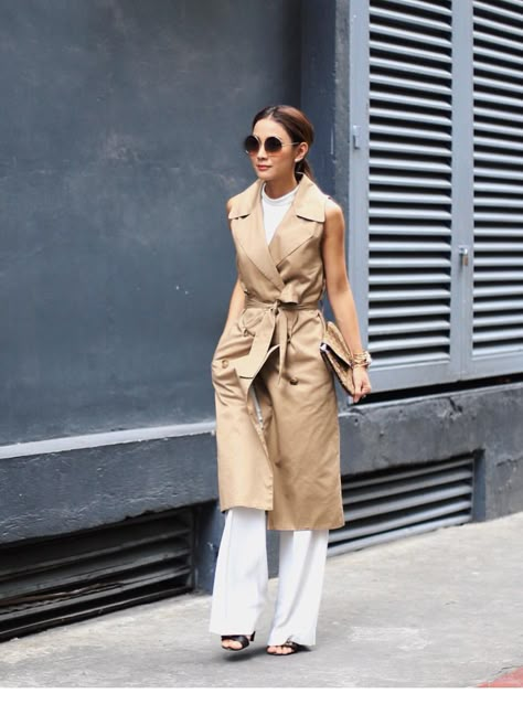 looking like a ramp model Sleeveless Coat Outfit, Ootd Work, Stylish Business Outfits, Lydia Millen, Trench Vest, Monday Inspiration, Sleeveless Coat, Paris Outfits, Romantic Drama