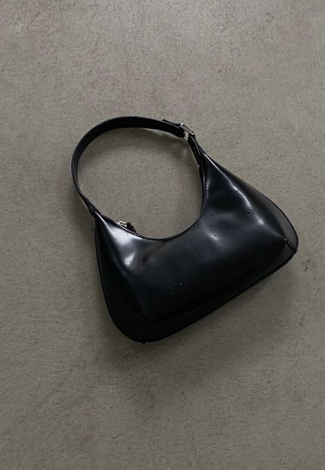 Small Black Shoulder Bag, By Far Bag Outfit, Small Shoulder Purse, Black Shoulder Bag Aesthetic, Black Bags Aesthetic, Small Black Purse Aesthetic, Black Handbag Aesthetic, Mini Bags Aesthetic, Black Purse Aesthetic