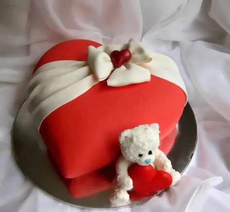 Cake Designs For Husband, Cake Designs For Husband Birthday, Heart Shape Cake Designs, Toothless Cake, Heart Shaped Birthday Cake, Heart Shape Cake, Cake Bear, Patisserie Fine, Birthday Cake For Mom