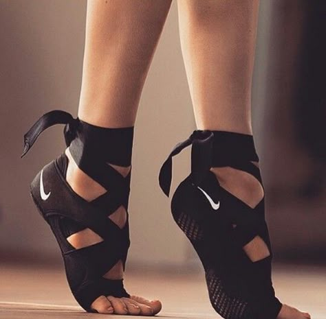 #nikestudiowrap Yoga Shoes, Pole Dancing Fitness, Pole Dancing, Character Outfits, Mode Inspiration, Dance Outfits, Aesthetic Clothes, Clothing Items, Workout Clothes