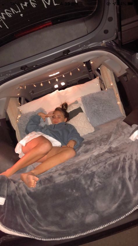 Bed In The Back Of A Car, Fairy Lights In Car, Car Sleepover Ideas, Car Sleepover, Sleeping In Car, Car Date, Sleep In Car, Kids Travel Activities, Pyjamas Party