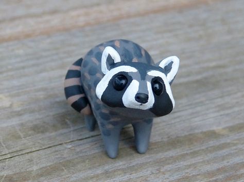 Tiny raccoon  Handmade miniature polymer clay by AnimalitoClay, $28.00 Raccoon Polymer Clay, Polymer Clay Forest Animals, Air Dry Clay Raccoon, Polymer Figurine, Clay Raccoon, Raccoon Figurine, Clay Critters, Miniature Polymer Clay, Tenth Grade