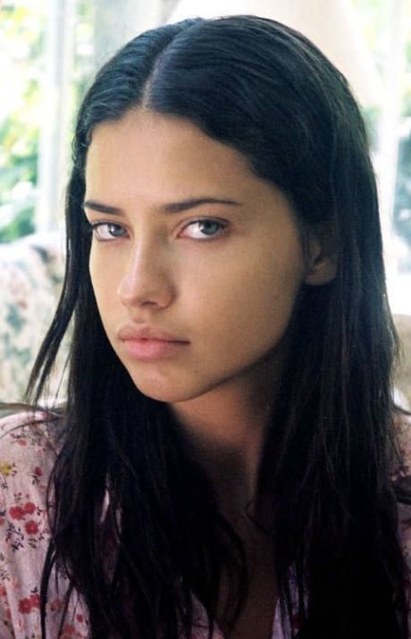 Adriana Lima Without Makeup, Model Hairstyles Woman, Adriana Lima Face, Models Without Makeup, Photos Of Models, Adriana Lima Style, Adriana Lima Young, Straight Eyebrows, Regina George