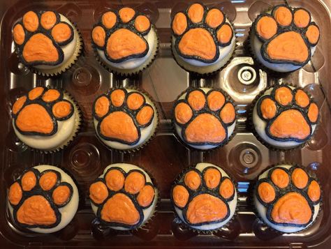 Paw Cupcakes Ideas, Paw Print Cupcakes, Birthday Cupcakes Dog Theme, Dog Design Cupcakes, Cupcake Dog Design, Paw Cupcakes, School Cupcakes, Cupcakes Ideas, Dog Paw Print