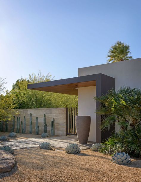 036-palm-springs-retreat-carr-designs | HomeAdore Black Cabins, Home Layout, Modern Landscape Design, House With Porch, Landscape Plans, Desert Landscape, Architectural Details, Cool Landscapes, Modern Landscaping