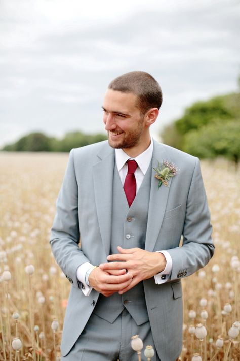 Groom in grey Reiss suit and red tie // Dasha Caffrey Photography // The Natural Wedding Company Grey Suits With Red Tie, Grey And Red Suit, Grey Suit Red Tie, Groomsman Ideas, Groomsman Attire, Outdoor Farm Wedding, Crimson Wedding, Elegant Wedding Colors, Groom Suit Grey