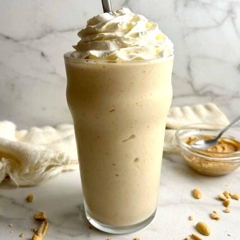 Five Guys Peanut Butter Milkshake Recipe Five Guys Milkshake, Peanut Butter Milkshake Recipe, Fruity Drink Recipes, Peanut Butter Milkshake, Peanut Butter Shake, Cold Brew Coffee Recipe, Copy Cats, Milkshake Recipe, Vanilla Milkshake