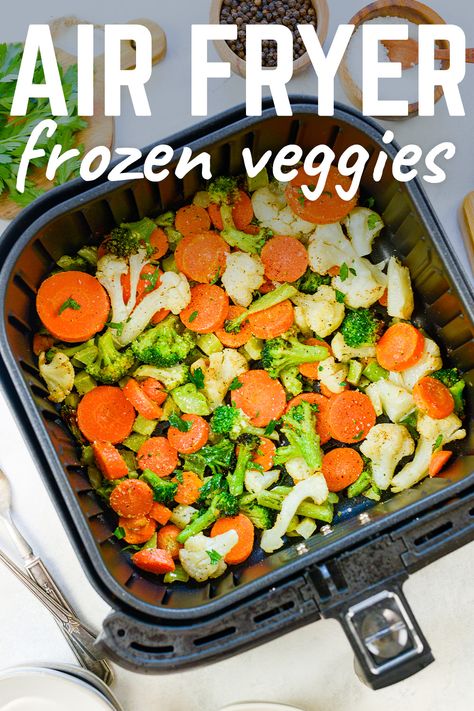 These frozen veggies are easy to cook evenly and easily in the air fryer! We also show you a simple seasoning that makes them taste so good in this healthy side dish! Roasted Veggie Medley, Air Fryer Vegetables, Lite Meals, Air Fried Food, Airfryer Recipes, Roasted Vegetable Recipes, Grill Recipes, Air Fryer Dinner Recipes, Air Fryer Healthy