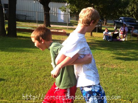 Balloon Pop Relay Race Relay Race Ideas, Field Day Activities, Olympic Games For Kids, Field Day Games, Outdoor Swings, Relay Games, Picnic Games, Church Picnic, Pop Game