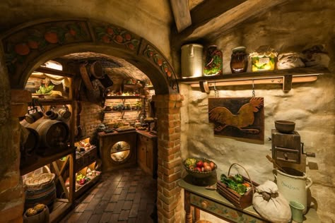 Venturing Into Hobbiton's First Ever Hobbit Hole Hobbit Kitchen, Hobbit House Interior, Casa Hobbit, Whimsical Cottage, Hobbit Hole, Movie Set, Hobbit House, Fancy Houses, Starter Home