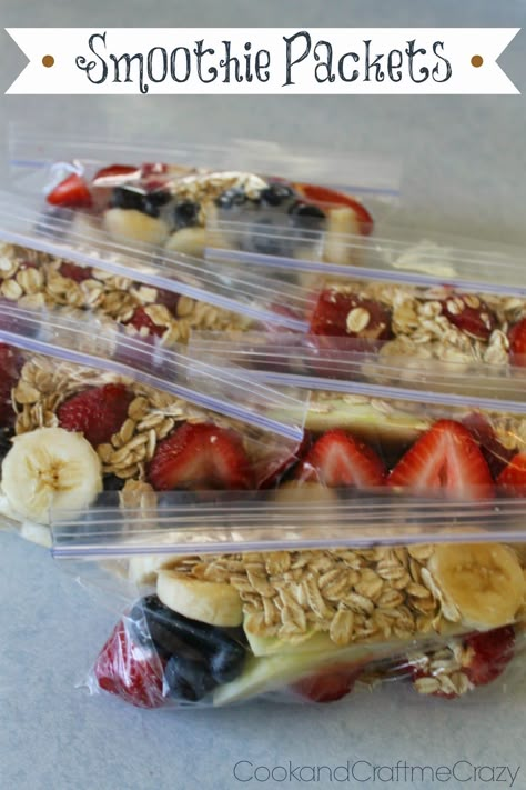 Smoothie Packets - The easy prep now, for fast smoothies later! These are AWESOME!  http://cookandcraftmecrazy.blogspot.com/2014/03/smoothie-packets.html Smoothie Bags Freezer, Smoothie Packets, Freezer Smoothies, Smoothie Packs, Smoothie Prep, Breakfast Smoothies, Smoothie Shakes, Smoothie Drinks, Smoothie Recipes Healthy