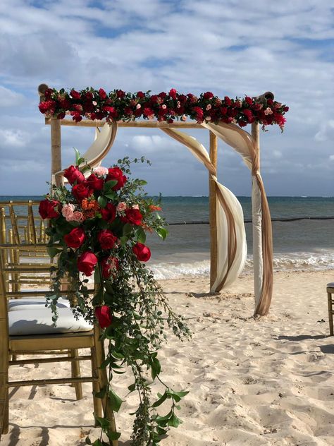 CBD260 weddings at the beach Marsala and hot pink flowers corsage for chairs/corsages para ceremonia con flor roja y fuiscia Burgundy Beach Wedding, Xcaret Wedding, Weddings At The Beach, Mexican Beach Wedding, Beach Wedding Red, Gold And Burgundy Wedding, Beach Wedding Pink, Red Wedding Theme, Dream Beach Wedding