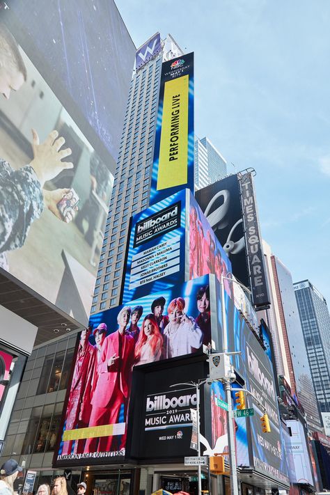 Times Square Billboards, Wealth Vision Board, Billboard Awards, Billboard Music, Bts Love Yourself, Bts "on", Billboard Music Awards, Post Production, Digital Video