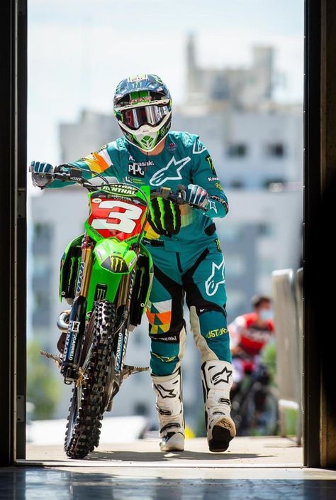 Motocross Photography, Eli Tomac, Supermoto Bikes, Monster Energy Supercross, Motor Trail, Dirt Bike Gear, Mx Boots, Motocross Love, Cool Dirt Bikes