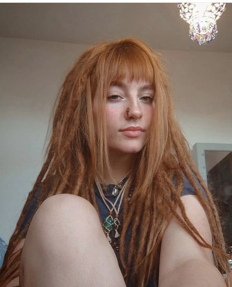 Dreadlock Hairstyles With Bangs, Dreadlocks With Bangs, Hippie Dreadlocks, Dreads With Bangs, Female Dreads, Hippie Dreads, Partial Dreads, Hippie Aesthetic, Hippie Hair