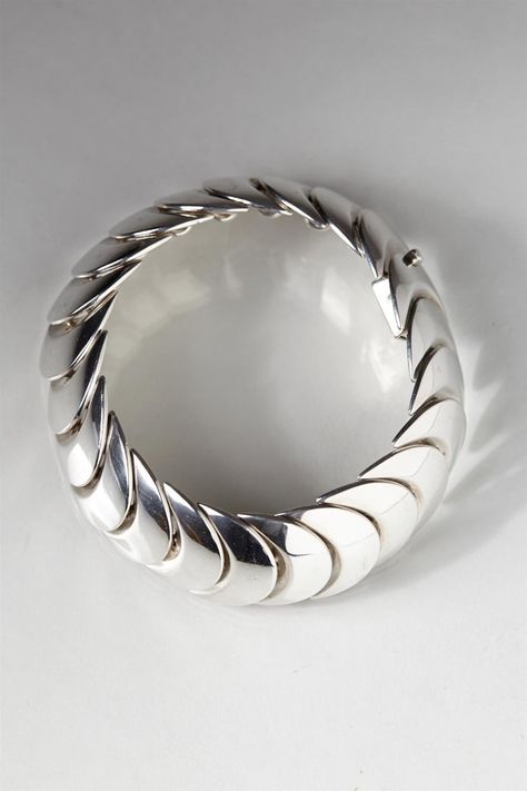 Bracelet for Hans Hansen's Eft., Denmark. 1980's. — Modernity Hans Hansen, Modern Silver Jewelry, Scandinavian Jewelry, Silver Rings With Stones, Modernist Jewelry, Creative Jewelry, The 20th Century, Art Accessories, Jewelry Inspo