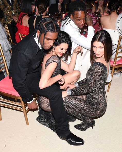 Kendall Jenner and A$AP Rocky Had a Very PDA-y Moment Inside the Met Gala Kendall And Asap, Pretty Flacko, Pop Aesthetic, Asap Rocky, Summer Dresses For Wedding Guest, Kendall Jenner Outfits, Jenner Outfits, New Boyfriend, Jenner Style