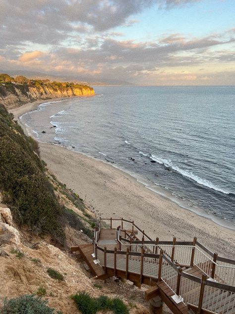 Dream Life Beach, Beach House In California, Malibu Photo Ideas, Point Dume Malibu Photography, 80s Malibu Aesthetic, Malibu Astethic, La Beach Aesthetic, Malibu Aestethic, Malibu Pictures