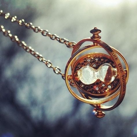 Time Turner Aesthetic, Blue Academia, Granger Aesthetic, Time Turner Necklace, Harry Potter Necklace, Time Turner, Harry Potter Room Decor, Ravenclaw Aesthetic, Jewelry Wishlist