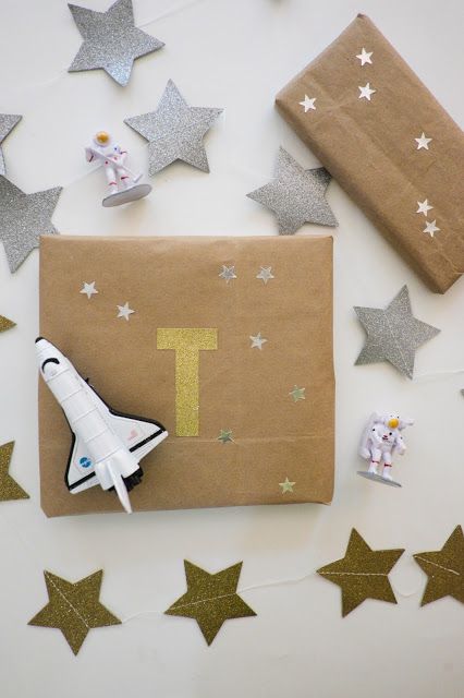 Domestic Fashionista: Space Themed Gift Wrap Using Paper Bags Diy Gift Bags Paper, Baby Gift Wrapping, Diy Wrapping Paper, Diy Paper Bag, Birthday Presents For Friends, Rearranging Furniture, 2nd Birthday Gifts, Space Birthday Party, Simple Gift Wrapping