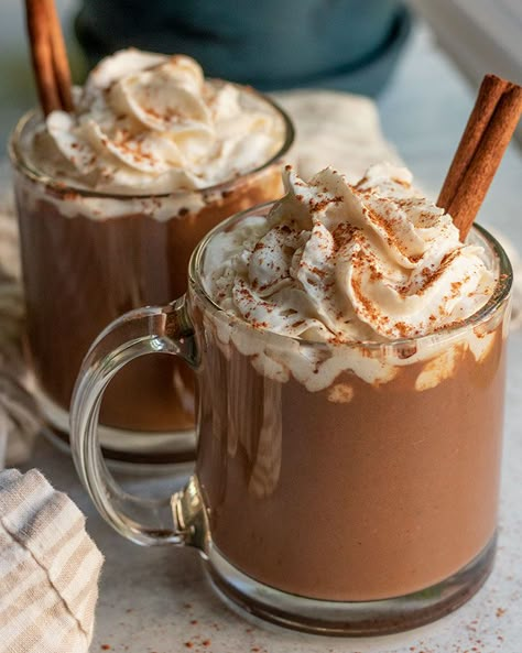 Vegan Pumpkin Spice Hot Chocolate – Plant Based RD Hot Chocolate Autumn, Pretty Hot Chocolate, Cute Fall Things, Hot Cocoa Aesthetic, Pumpkin Hot Cocoa, Winter Hot Drinks, Hot Chocolate Halloween, Fancy Hot Chocolate, Drinks Hot Chocolate