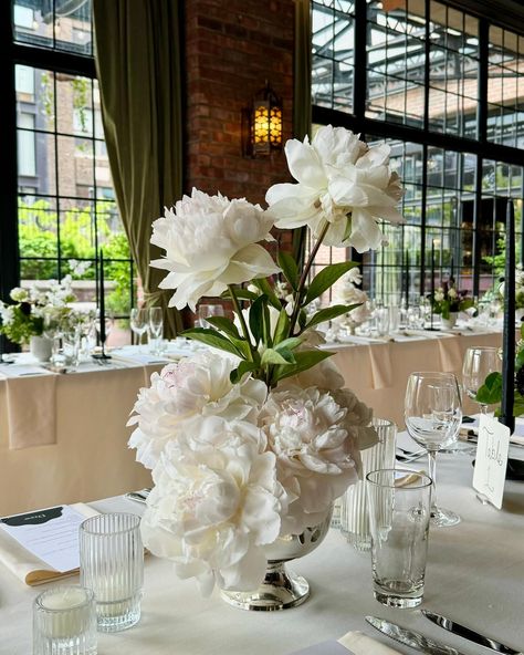 bowl of cream for the table, don’t mind if I do! 🍦 // #boweryhotel #weddingflorist #brooklynflorist #spring #peony #summerflowers #peonies #reception #love White Peonies Wedding, Kings Table, Spring Peony, Spring Wedding Flowers, Future Wedding Plans, Head Table, Wedding Vibes, White Peonies, Wedding Dress Trends