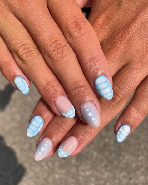 nail dumpppp Blue Chrome Nails With Design, Bahamas Vacation Nails, Nail Ideas For Hawaii Vacation, White Nail Designs Almond, Cute Nail Ideas Summer, Summer Christmas Nails, Gel X Nail Ideas, Light Blue Nails With Design, Fun Colorful Nails