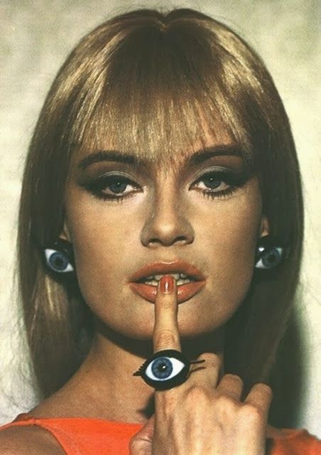 Marisa Mell "Danger Diabolik" (1968) Soft Grunge Hair, Crazy Women, Beautiful Film, Eye Photography, Diabolik, B Movie, Moda Vintage, Grunge Hair, Brown Hair Colors