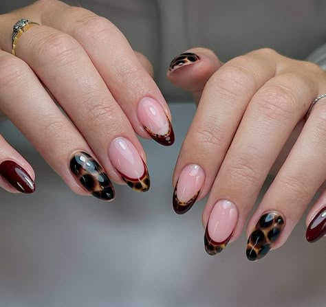 Red Lepord Print Nail, Cheetah Red Nails, Chetta Nails, Hand Nail Designs, 8 Ball Nails, Retro Nails, Short Gel Nails, Stylish Nails Designs, Almond Shape Nails